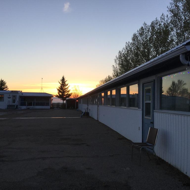 Raval Paradise Motel And Rv Park Youngstown Exterior foto