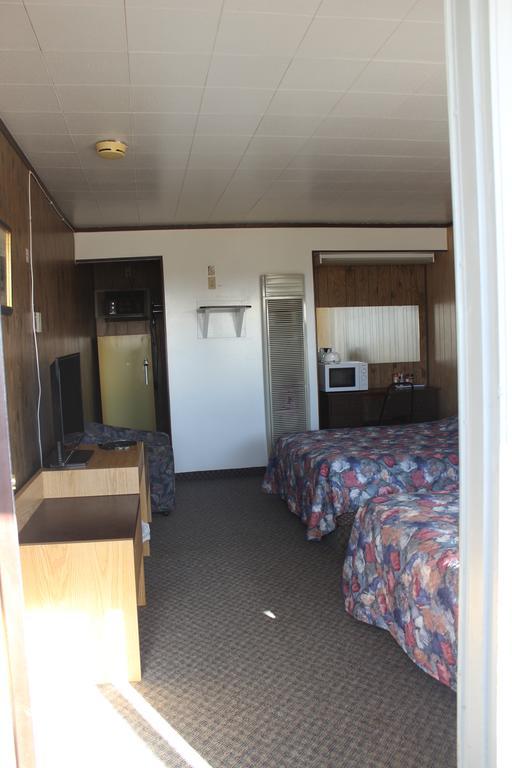 Raval Paradise Motel And Rv Park Youngstown Exterior foto