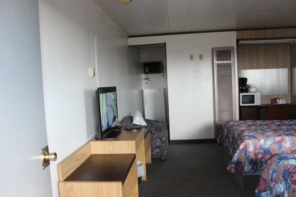 Raval Paradise Motel And Rv Park Youngstown Exterior foto